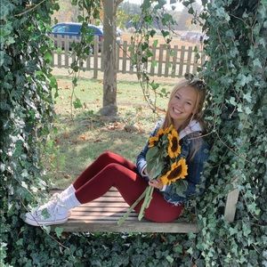 Meet your Posher, Gilli